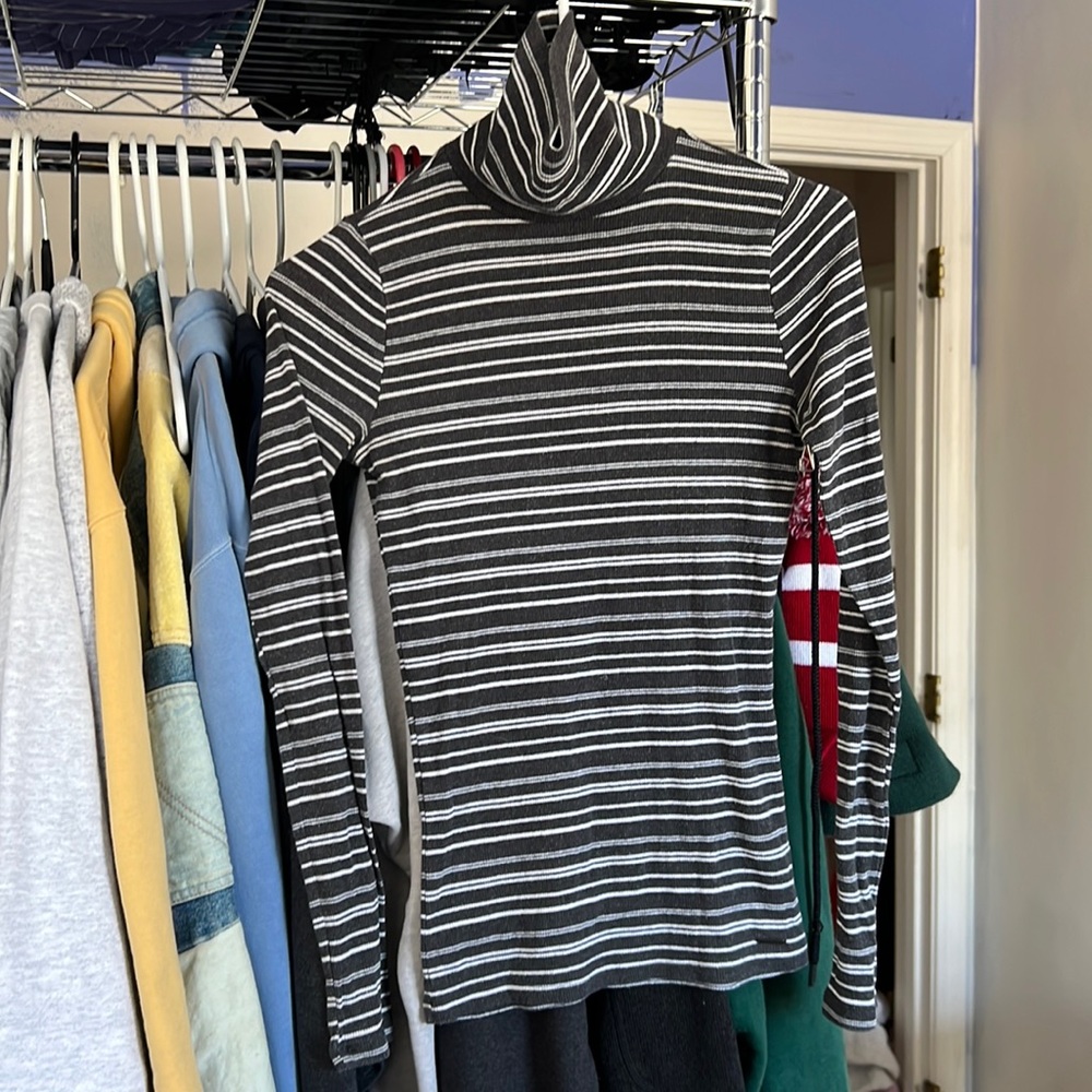 Grey and white horizontal stripped turtleneck